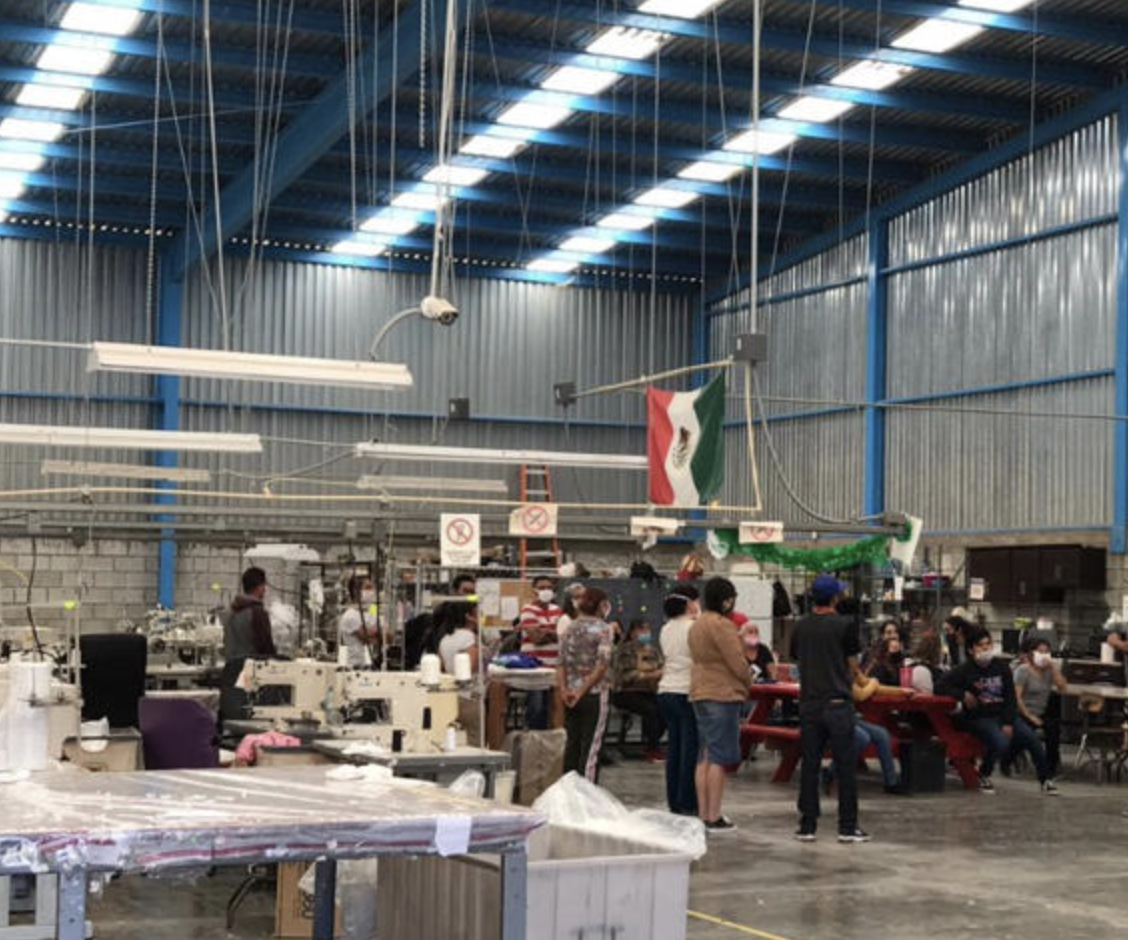 EU multa a tres empresas por violar derechos de trabajadores mexicanos